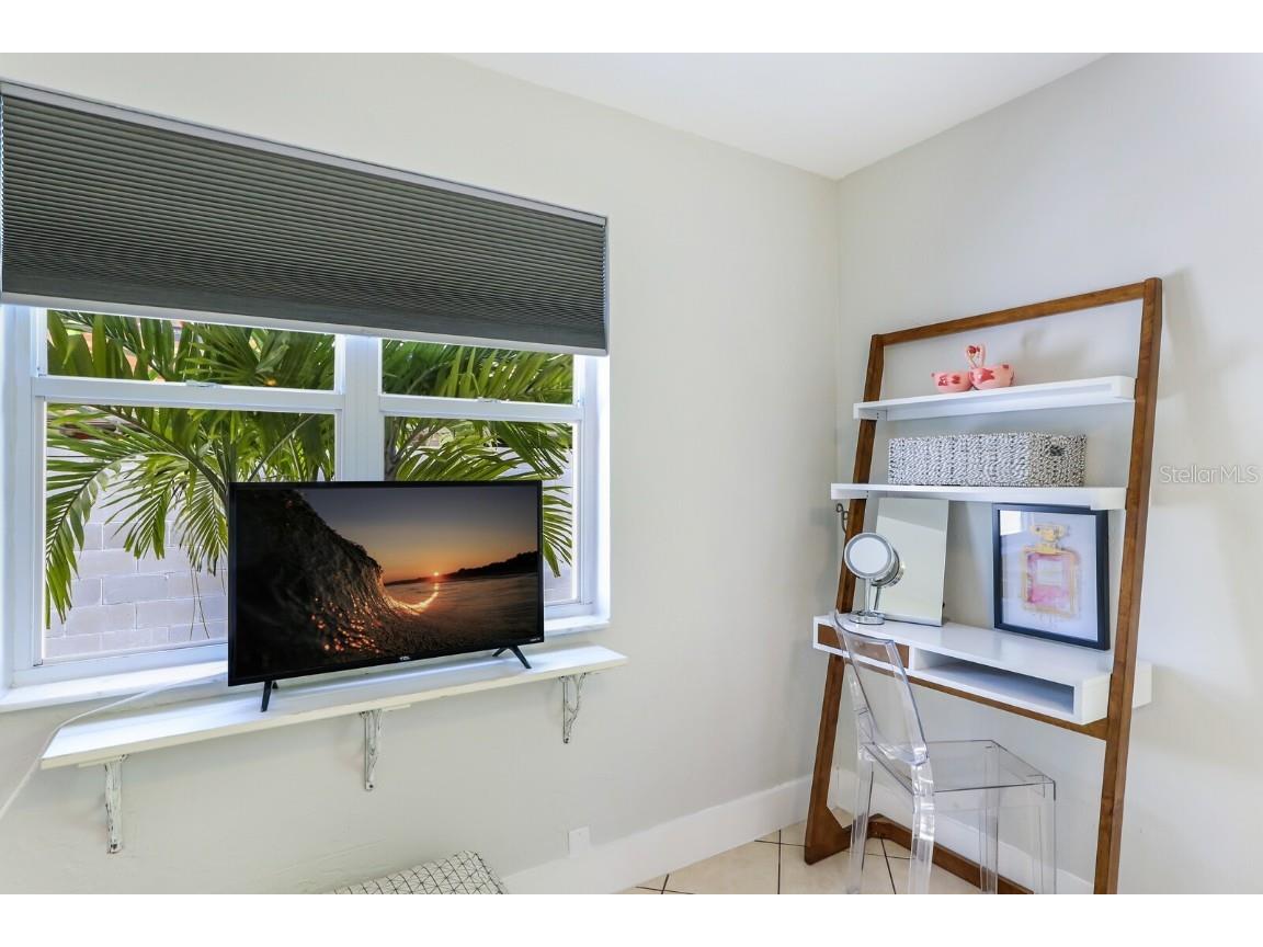 161 Golden Gate Point #1 Sarasota FL 34236 A4654483 image25