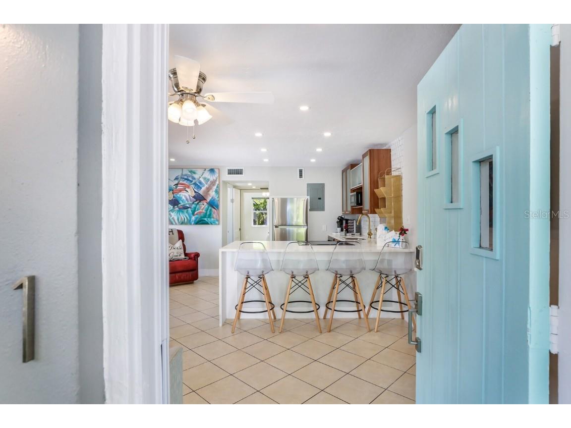 161 Golden Gate Point #1 Sarasota FL 34236 A4654483 image8