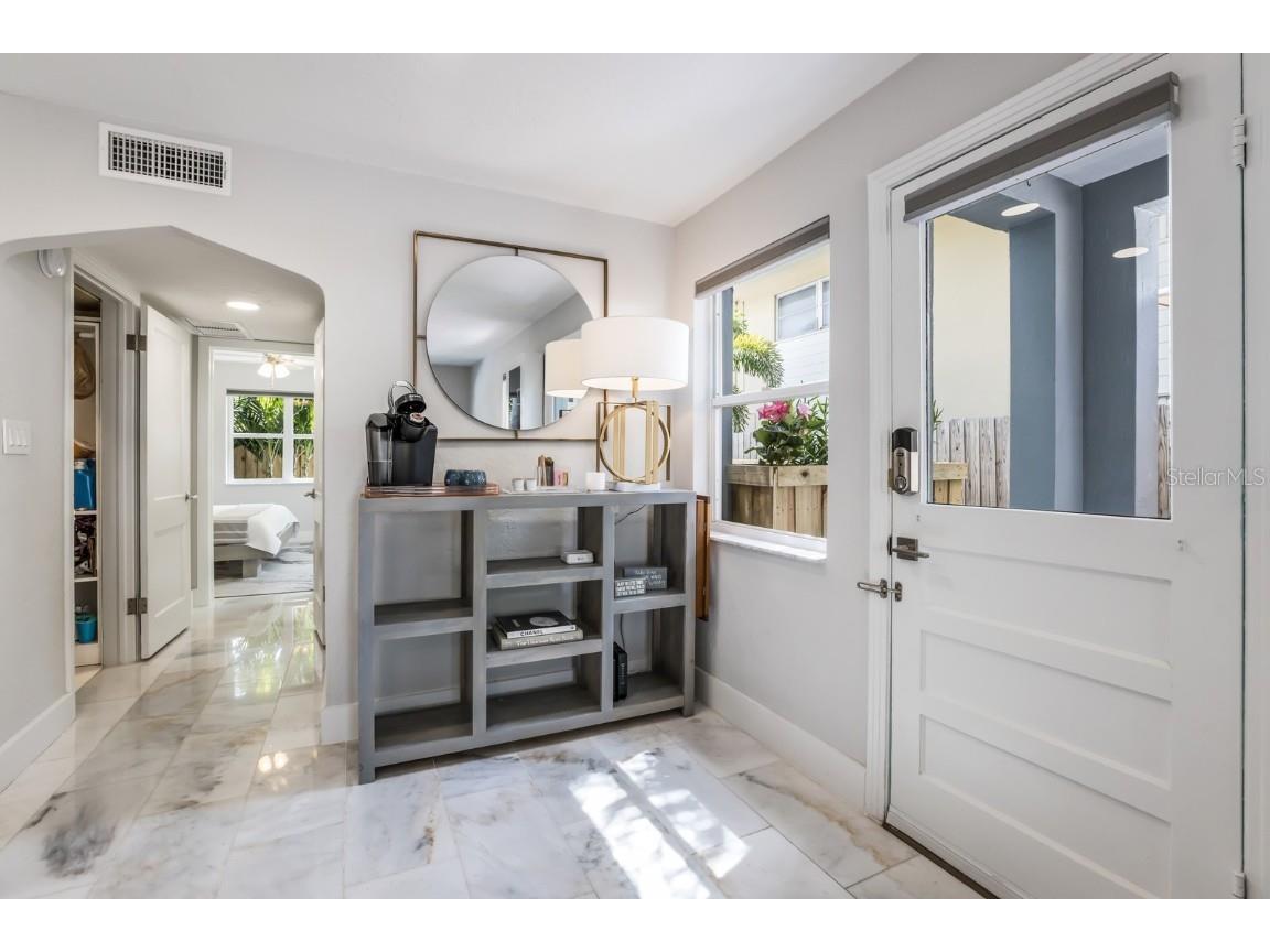 161 Golden Gate Point #4 Sarasota FL 34236 A4654481 image14