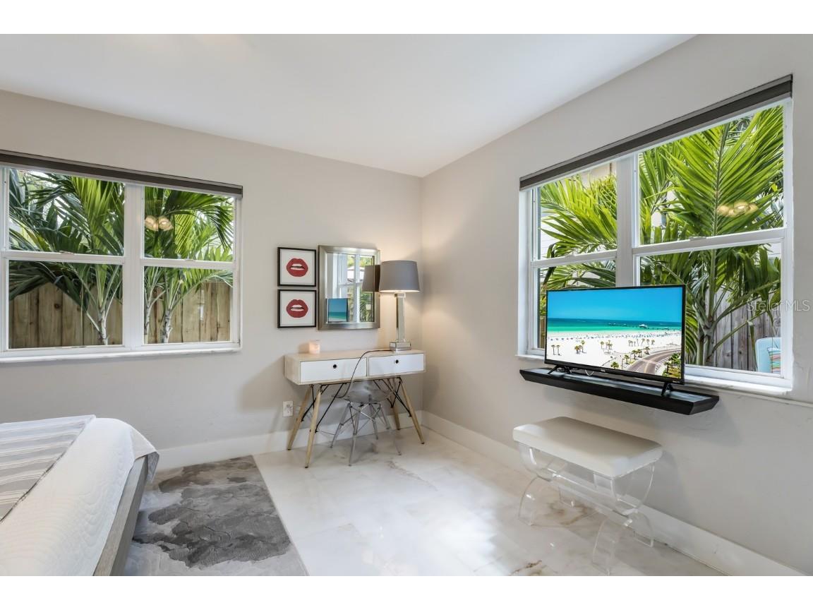 161 Golden Gate Point #4 Sarasota FL 34236 A4654481 image23