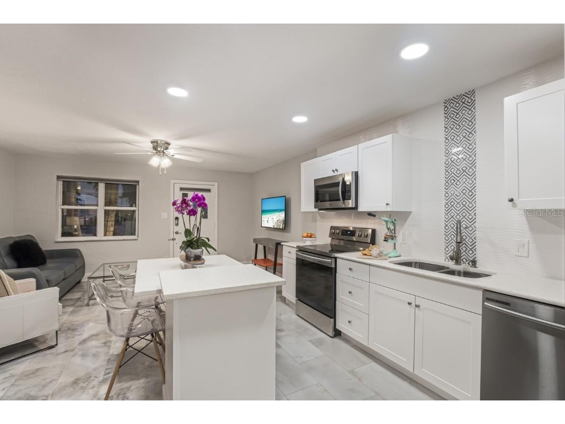 161 Golden Gate Point #4 Sarasota FL 34236 A4654481 image57