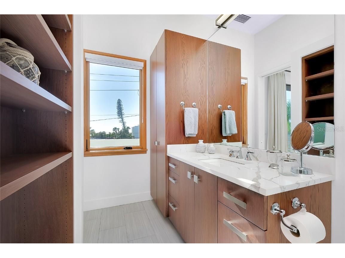 161 S Polk Drive Sarasota FL 34236 A4672276 image24