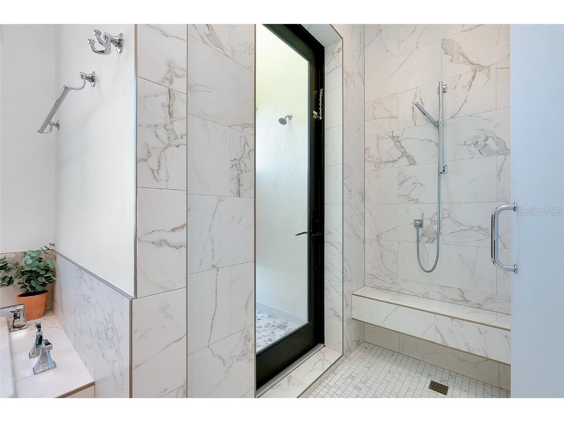 161 S Polk Drive Sarasota FL 34236 A4672276 image37