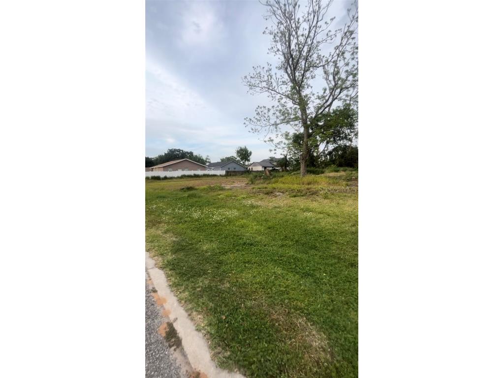 161 Samuel Street Orlando FL 32810 O6100708 image1