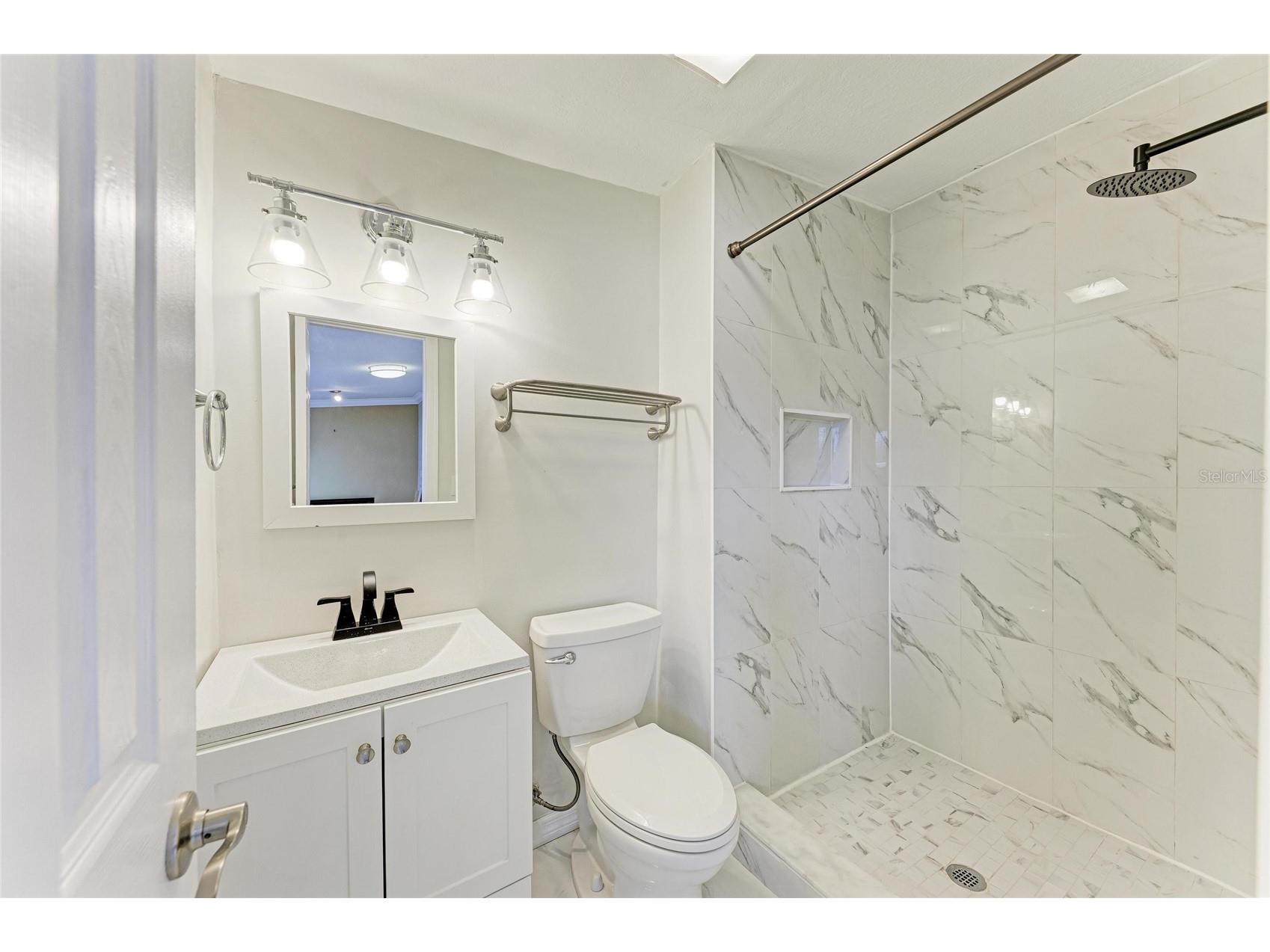 161 Suntan Avenue Sarasota FL 34237 A4696666 image33