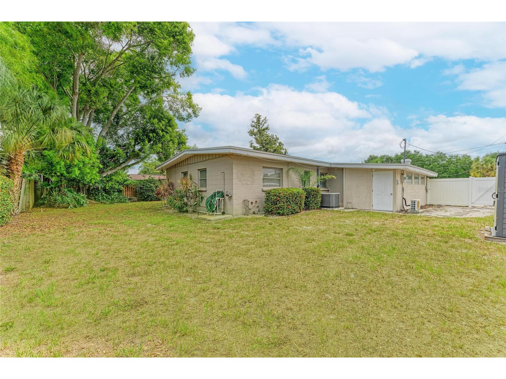 161 Suntan Avenue Sarasota FL 34237 A4696666 image40