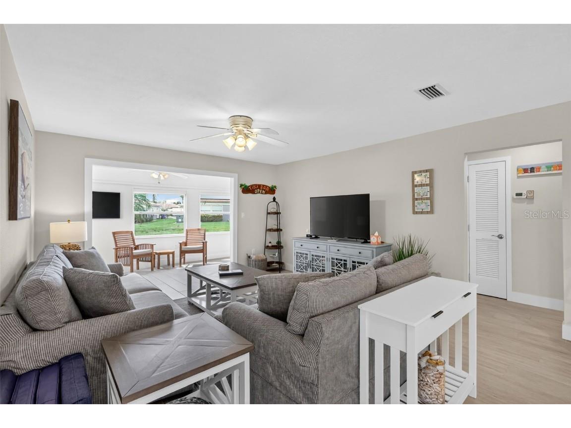 161 Vista Hermosa Circle #26-A Sarasota FL 34242 A4667260 image11