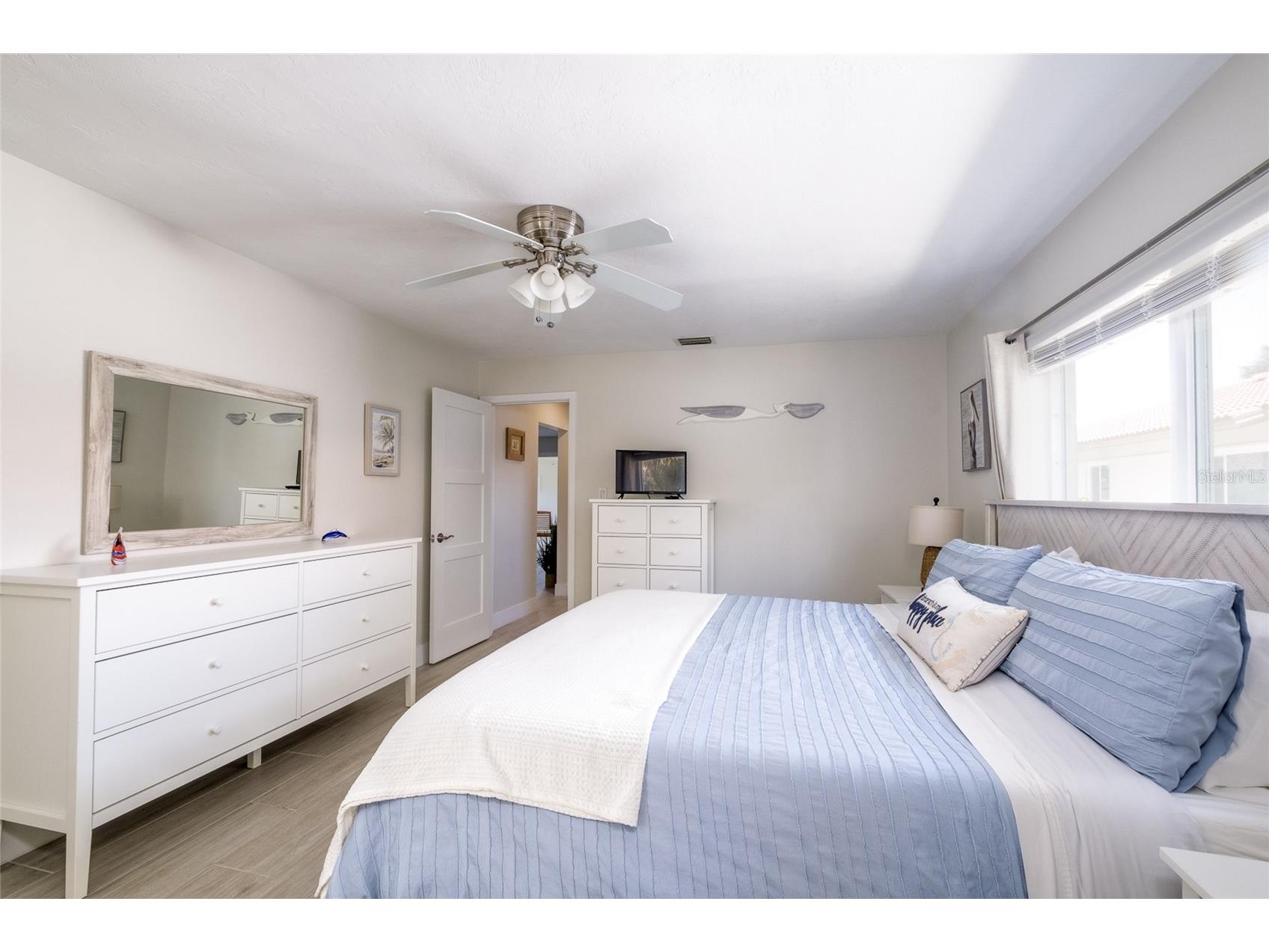 161 Vista Hermosa Circle #26A Sarasota FL 34242 A4698372 image24