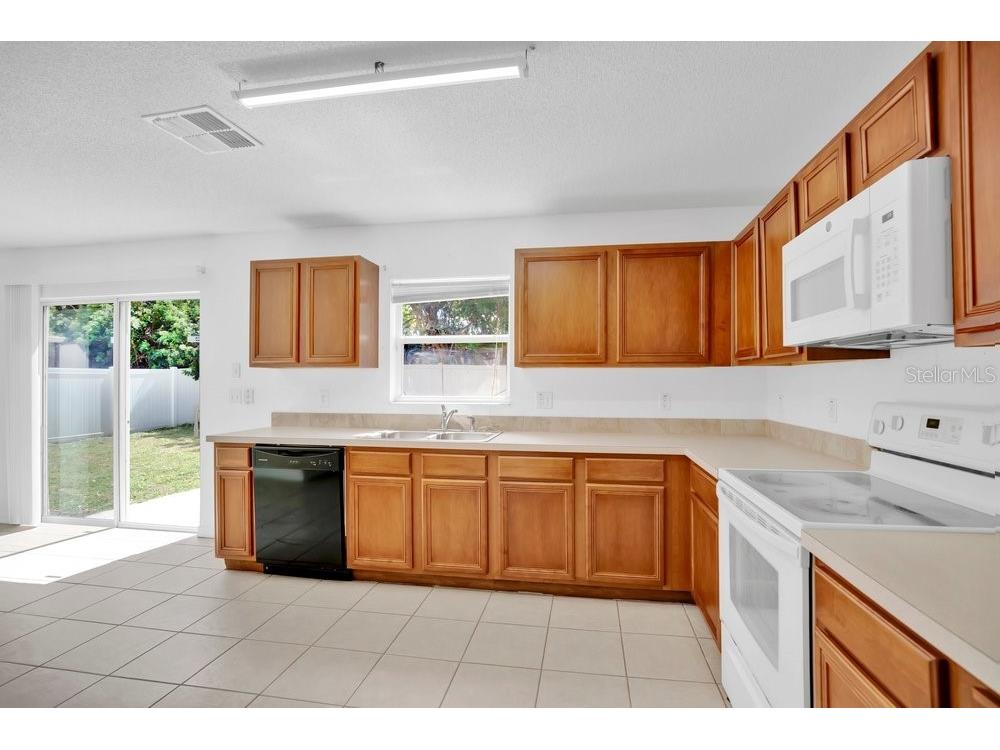 161 Walnut Crest Run Sanford FL 32771 V4948384 image4