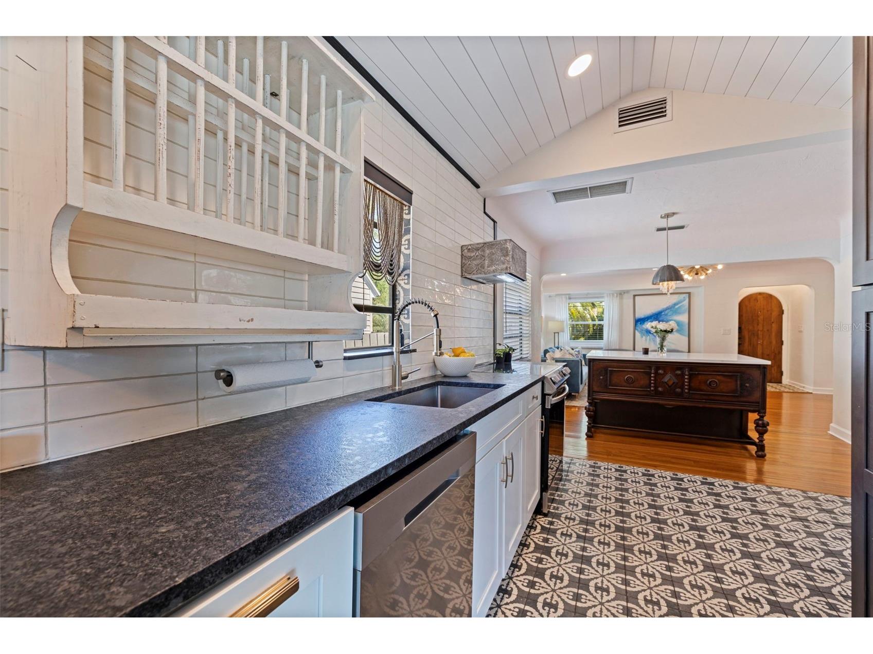 1610 14th Street N Saint Petersburg FL 33704 TB8470701 image13