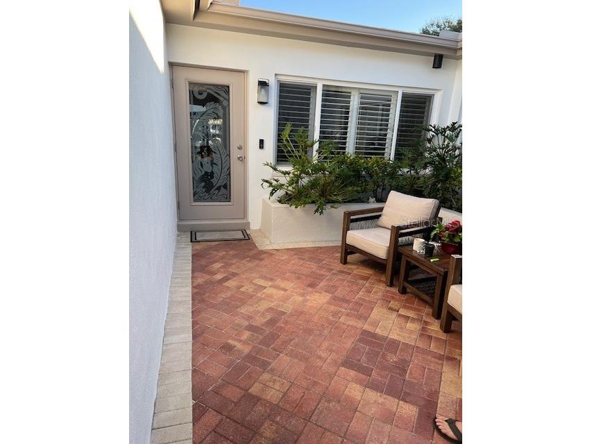 16103 4th Street E Redington Beach FL 33708 TB8352143 image1