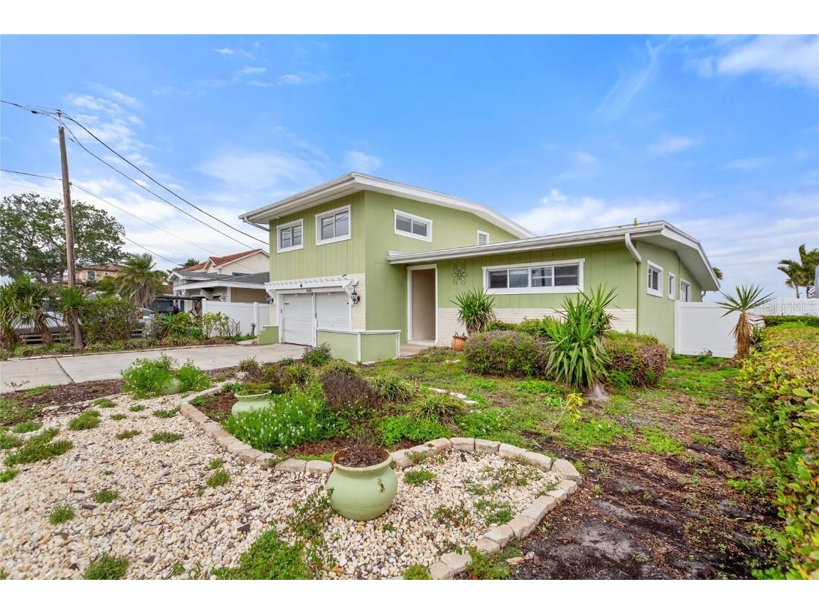 16103 6th Street E Redington Beach FL 33708 A4642580 image1