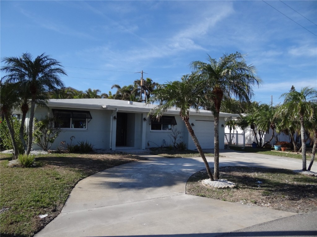 16104 1st Street E Redington Beach FL 33708 TB8327579 image1