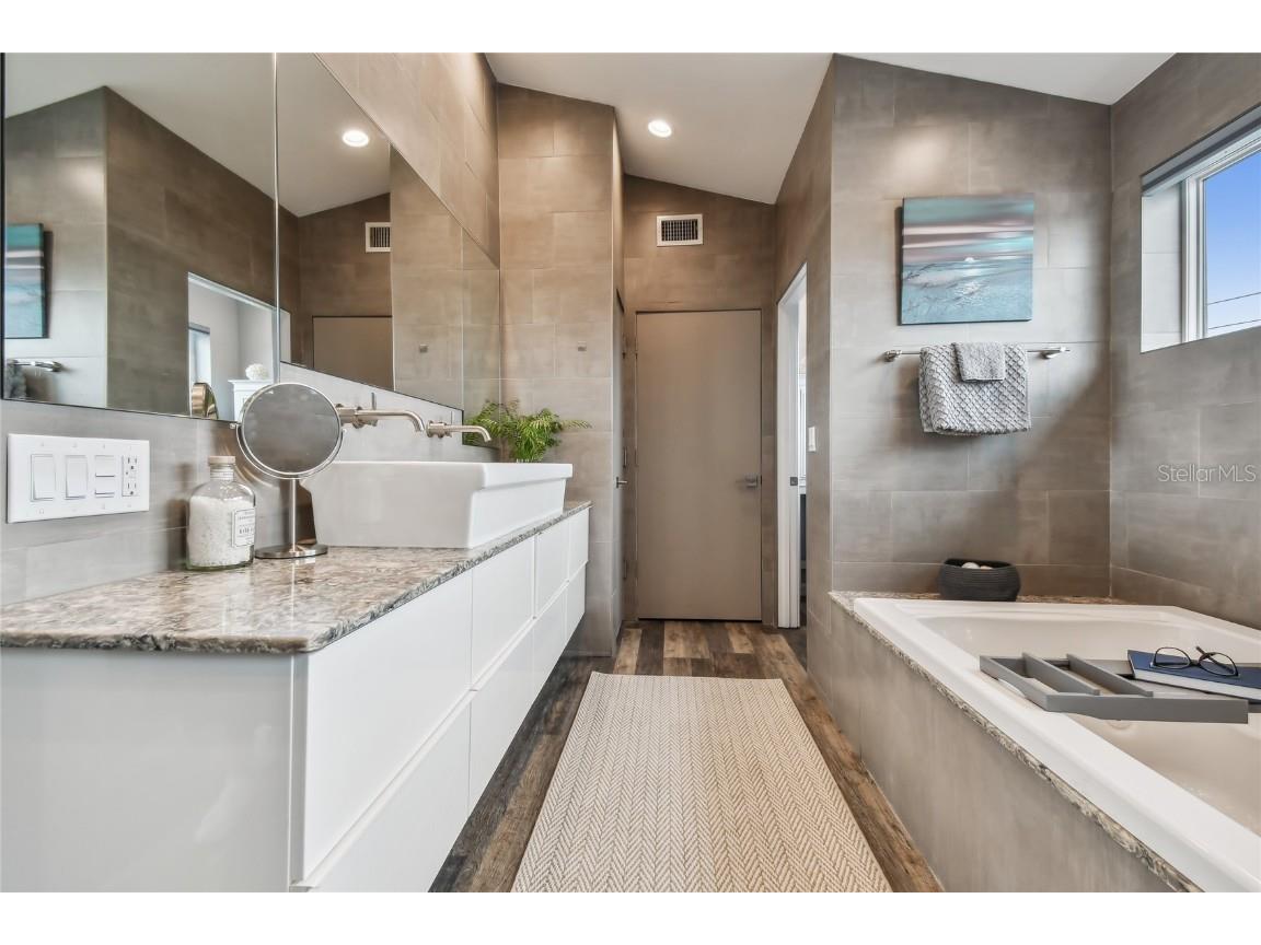 16106 6th Street E Redington Beach FL 33708 - INTRACOASTAL WATERWAY/CANAL TB8396498 image31