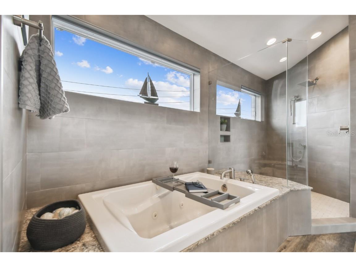 16106 6th Street E Redington Beach FL 33708 - INTRACOASTAL WATERWAY/CANAL TB8396498 image32