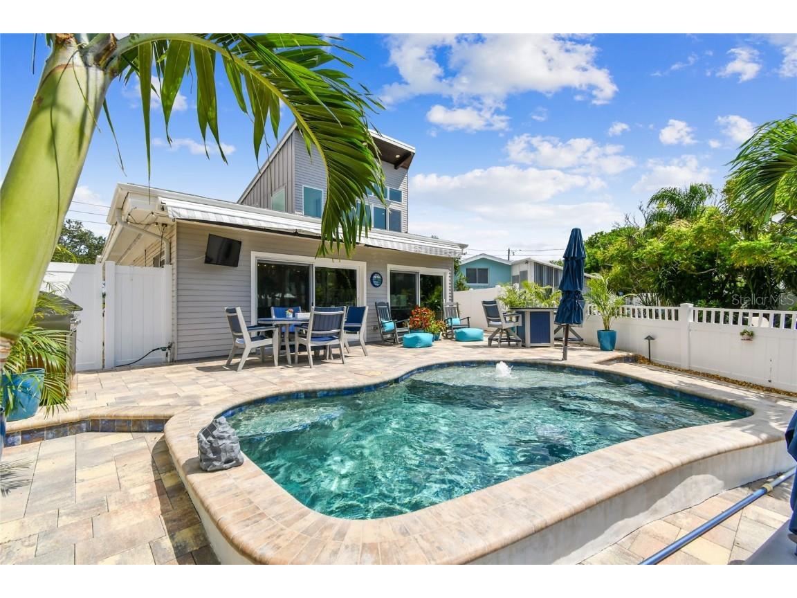 16106 6th Street E Redington Beach FL 33708 - INTRACOASTAL WATERWAY/CANAL TB8396498 image4
