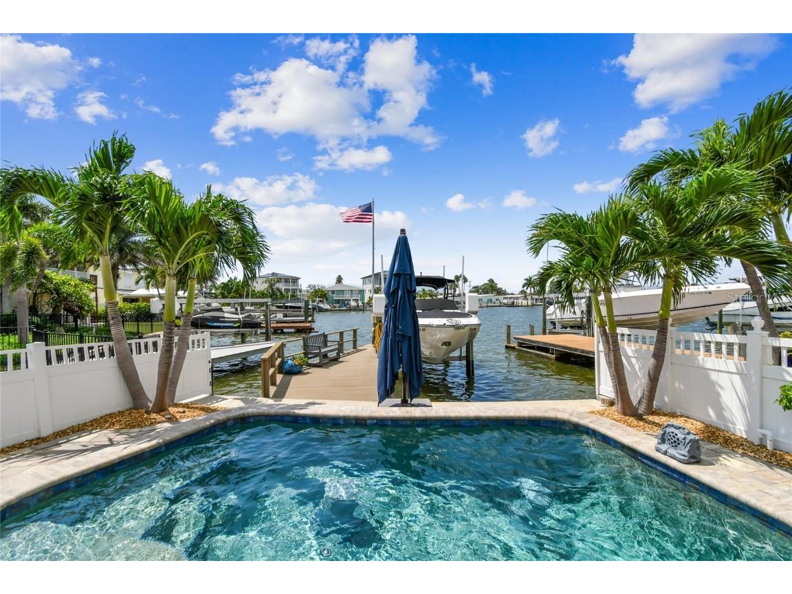 16106 6th Street E Redington Beach FL 33708 - INTRACOASTAL WATERWAY/CANAL TB8396498 image6