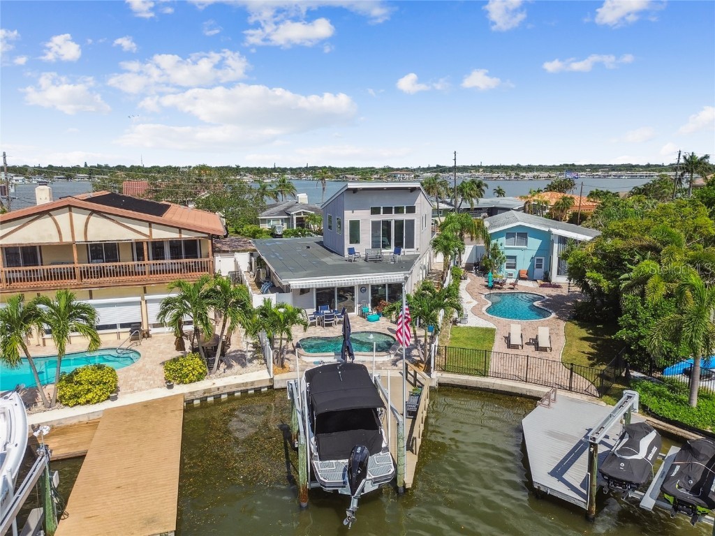 16106 6th Street E Redington Beach FL 33708 - INTRACOASTAL WATERWAY/CANAL TB8396498 image9