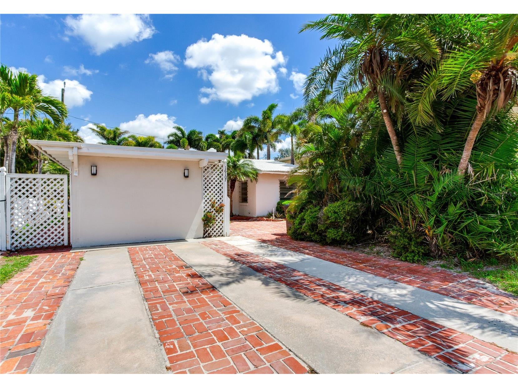 16107 Gulf Boulevard Redington Beach FL 33708 TB8496971 image1