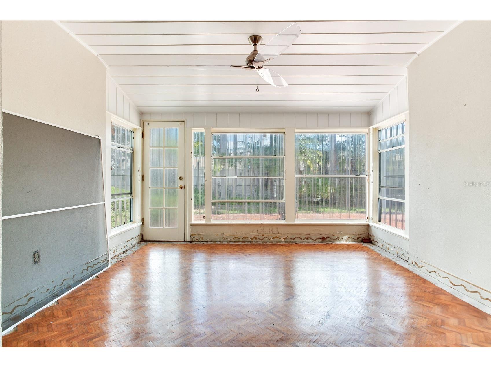 16107 Gulf Boulevard Redington Beach FL 33708 TB8496971 image18
