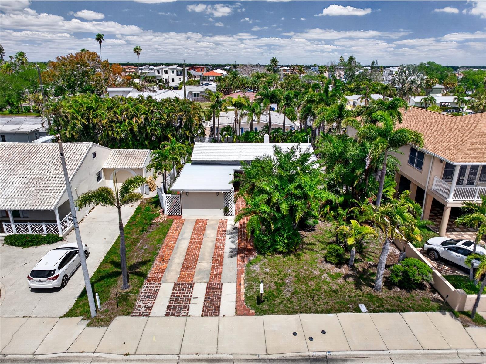 16107 Gulf Boulevard Redington Beach FL 33708 TB8496971 image6