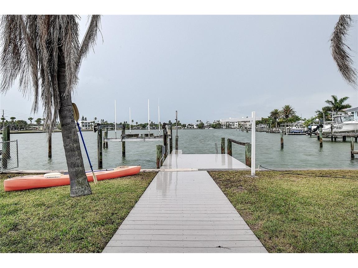 16108 4th Street E Redington Beach FL 33708 - BOCA CIEGA BAY U8206808 image1