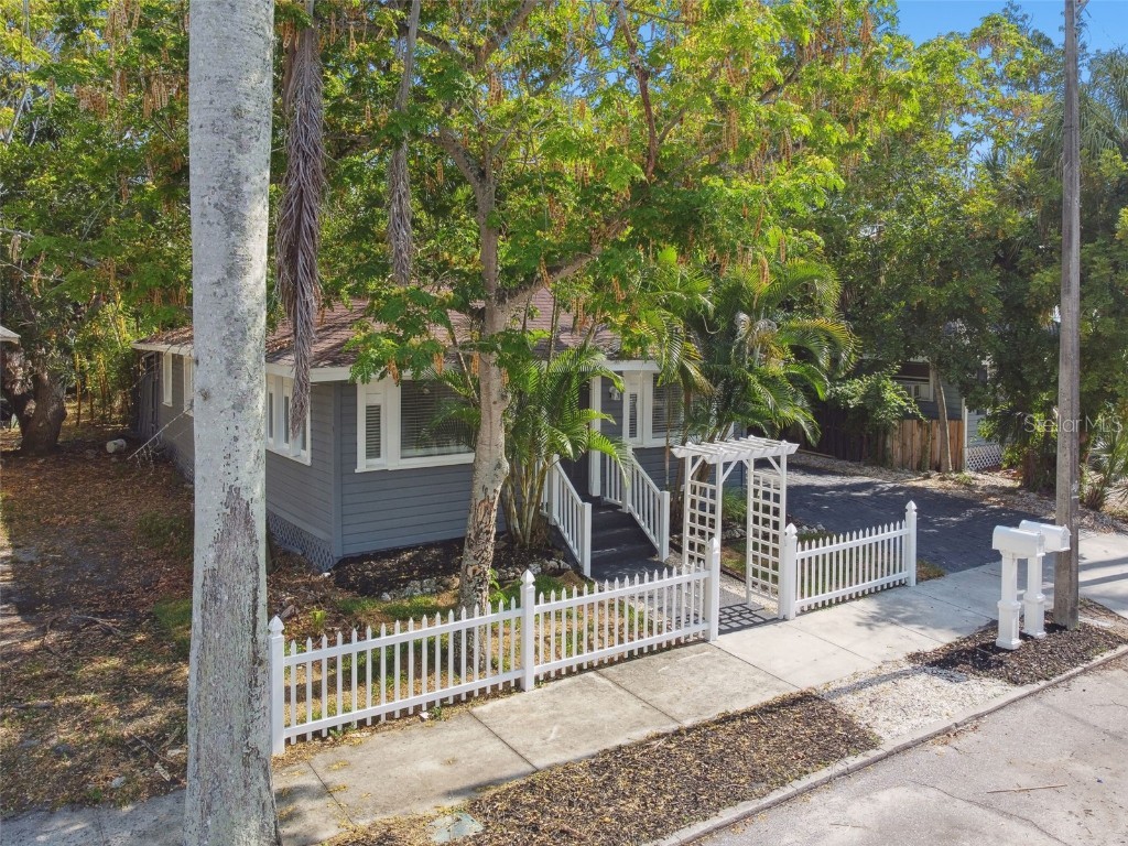 1611 Ballard Park Drive Bradenton FL 34205 A4610731 image1