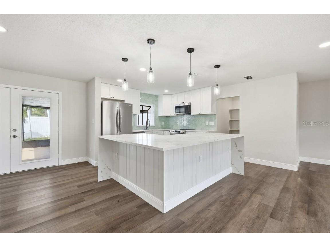 1611 Canal Court Tavares FL 32778 - LAKE EUSTIS G5105084 image12