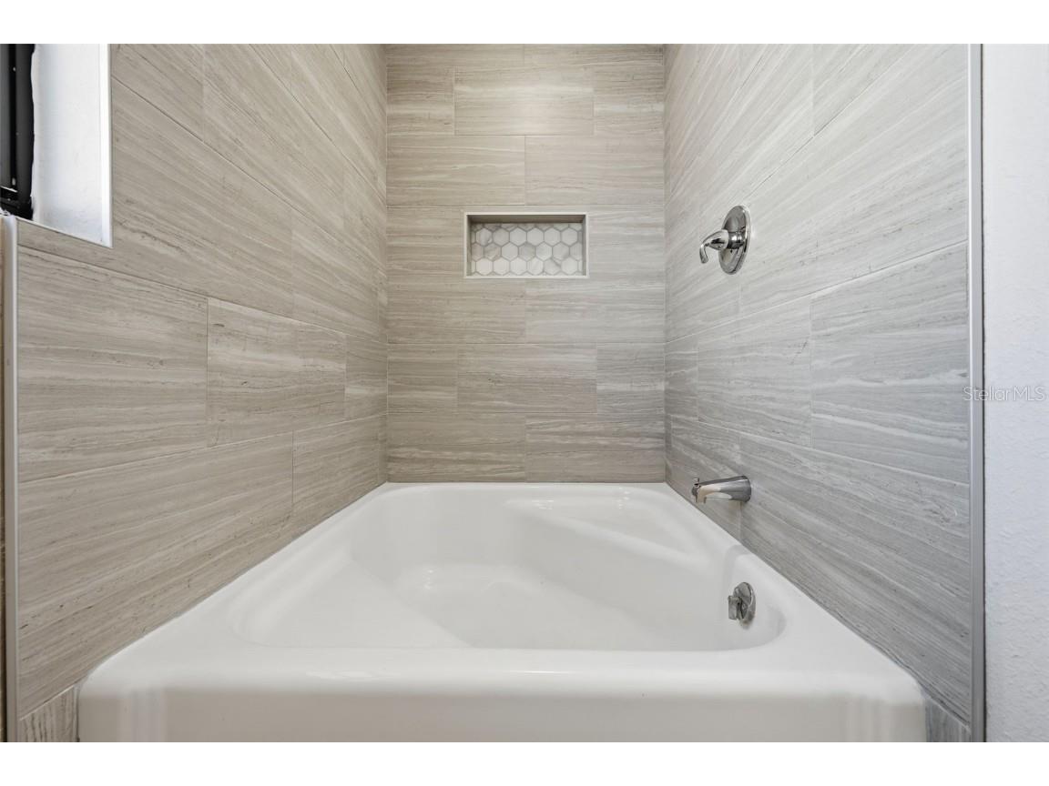 1611 Canal Court Tavares FL 32778 - LAKE EUSTIS G5105084 image27