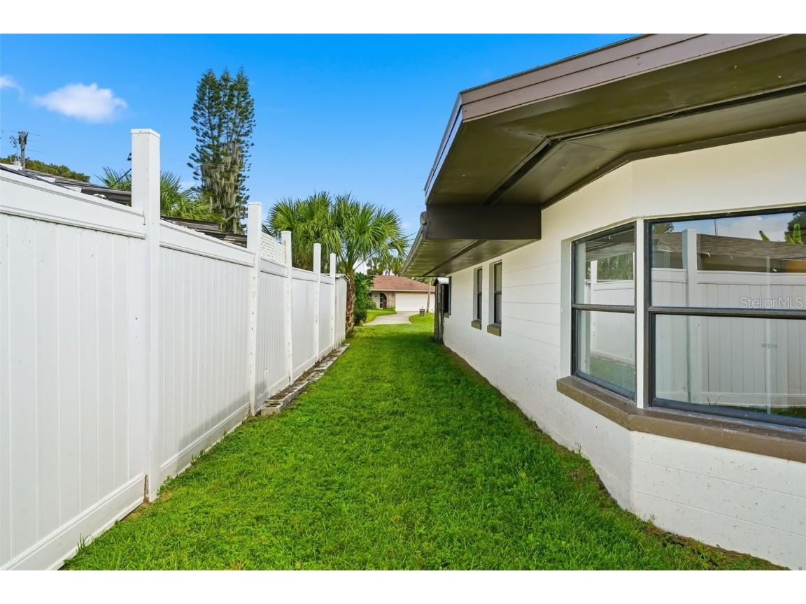 1611 Canal Court Tavares FL 32778 - LAKE EUSTIS G5105084 image45