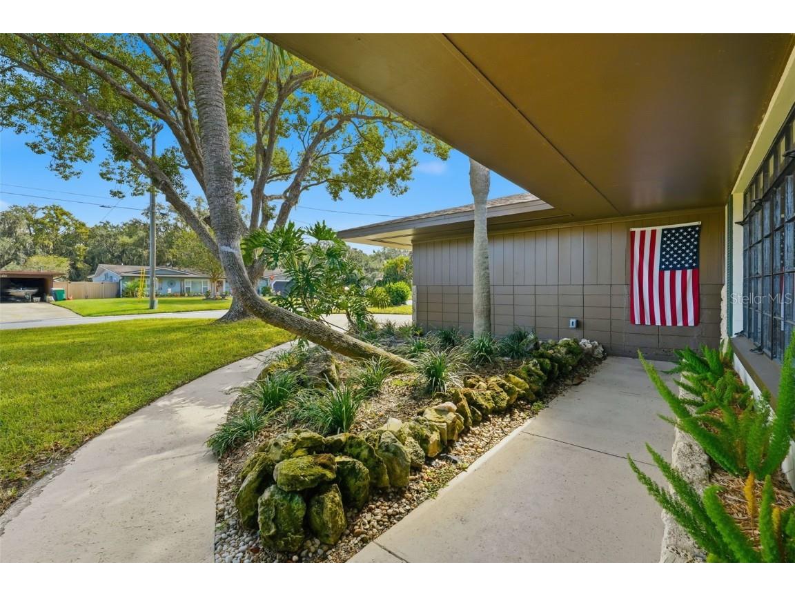 1611 Canal Court Tavares FL 32778 - LAKE EUSTIS G5105084 image7