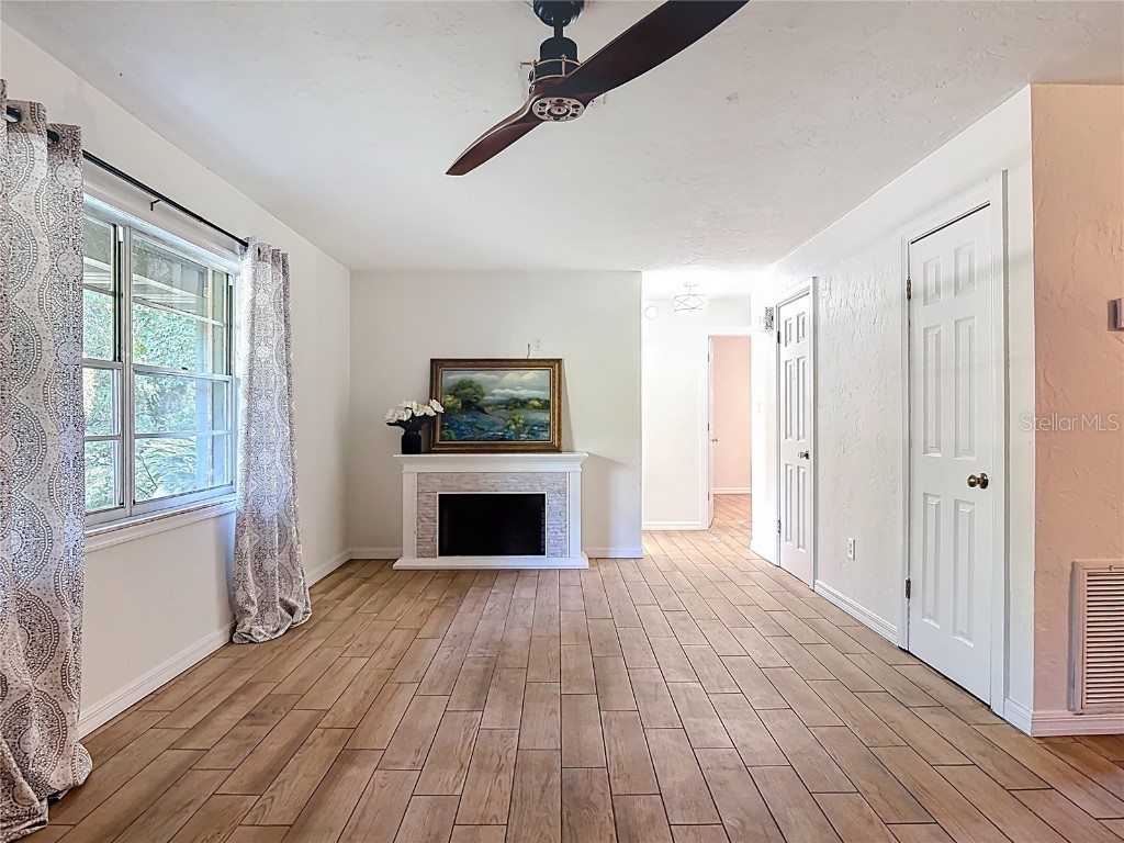 1611 Caroline Drive Pierson FL 32180 V4945408 image2