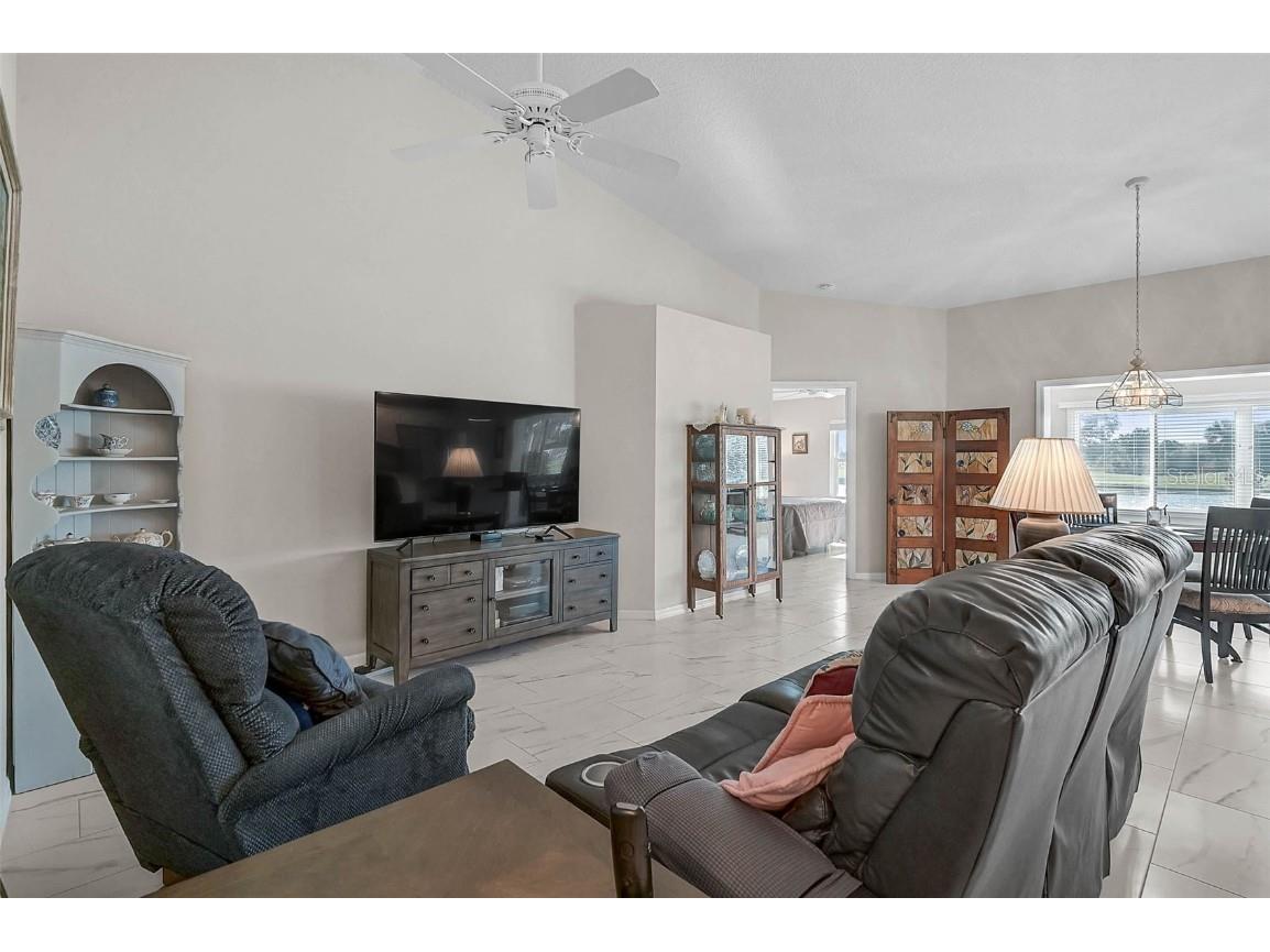 1611 Fairway Oaks Drive Palmetto FL 34221 A4677060 image12