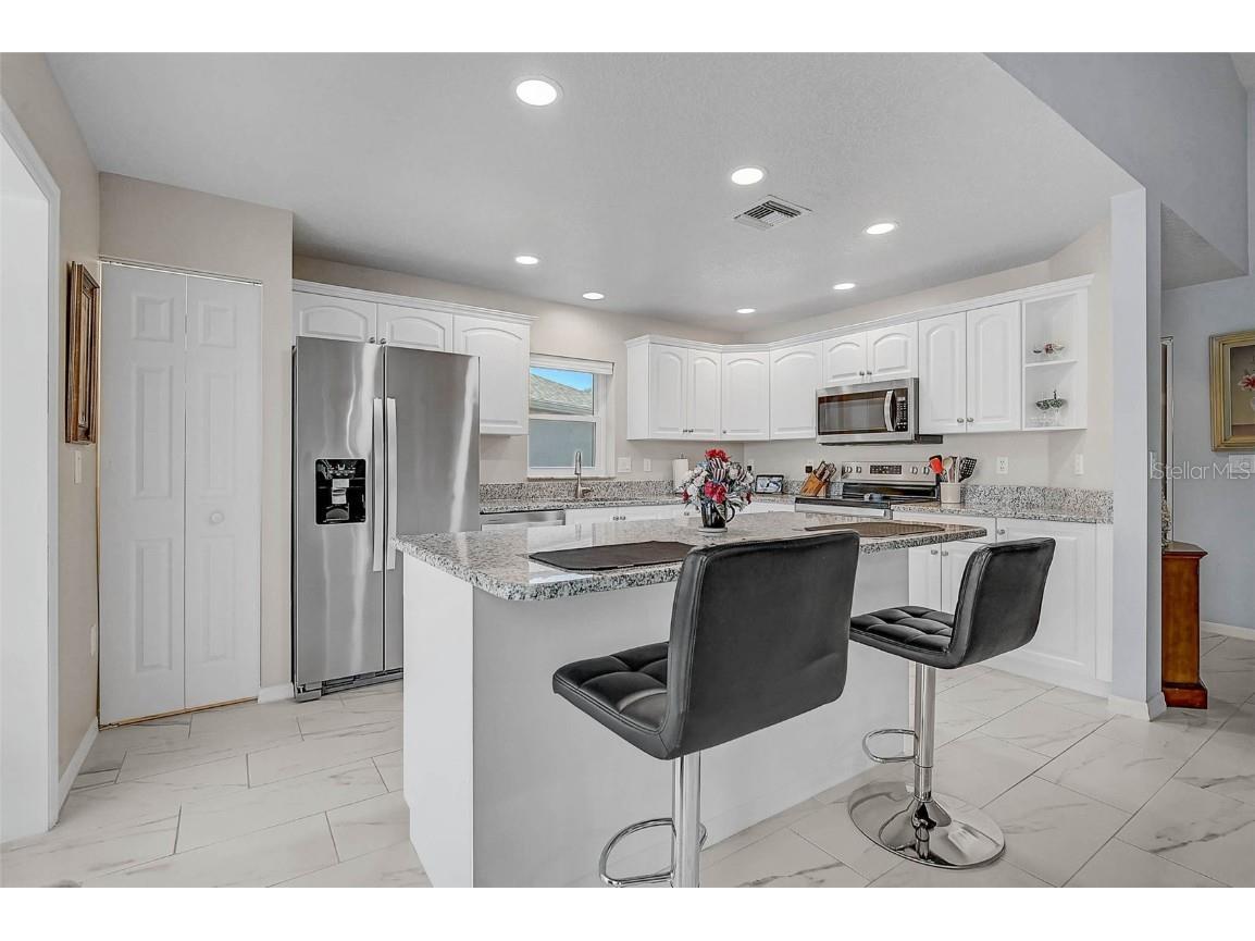 1611 Fairway Oaks Drive Palmetto FL 34221 A4677060 image2