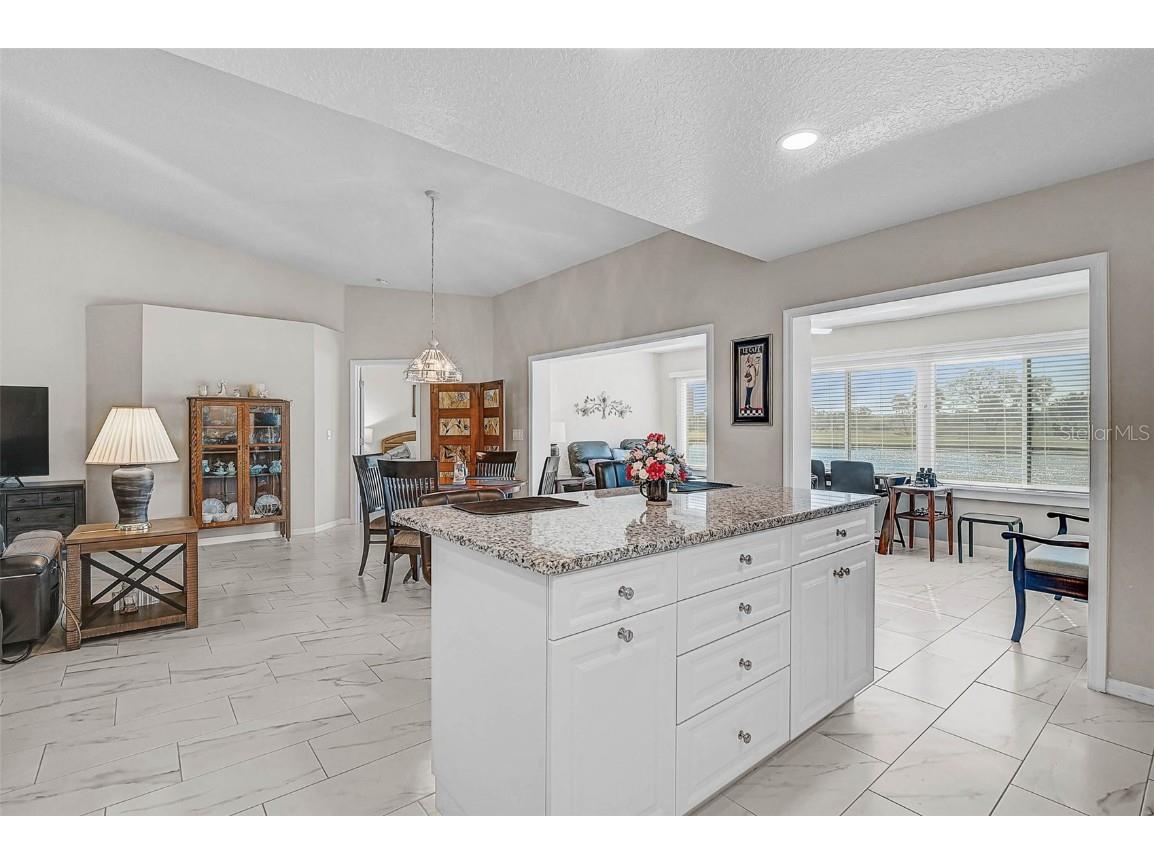 1611 Fairway Oaks Drive Palmetto FL 34221 A4677060 image3