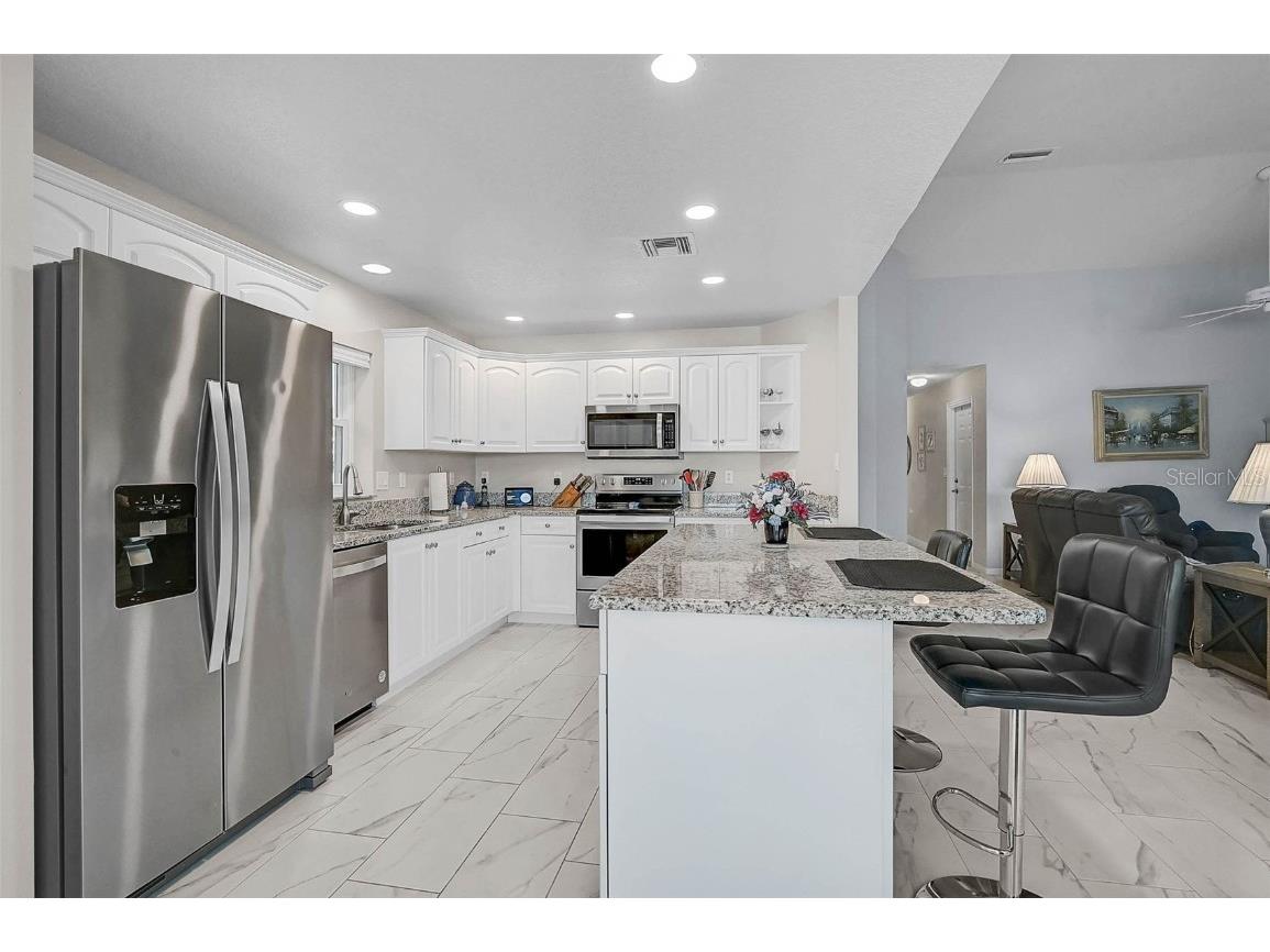 1611 Fairway Oaks Drive Palmetto FL 34221 A4677060 image5