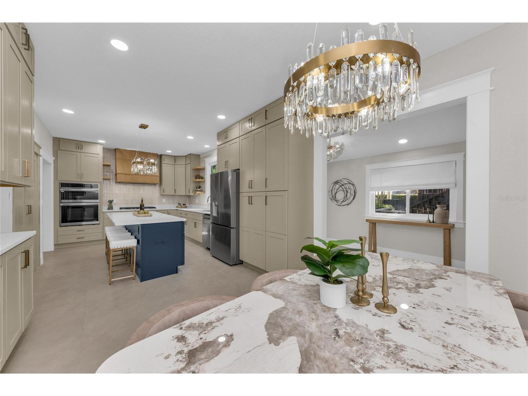 1611 Hyde Park Street Sarasota FL 34239 A4683619 image18