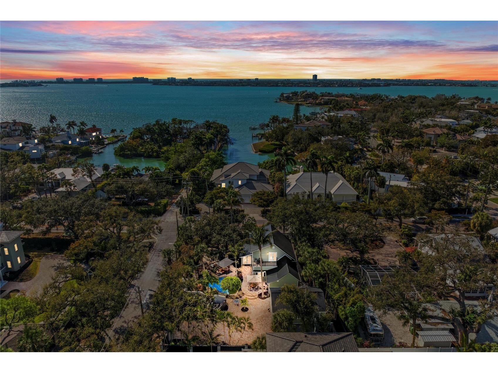 1611 Hyde Park Street Sarasota FL 34239 A4683619 image2