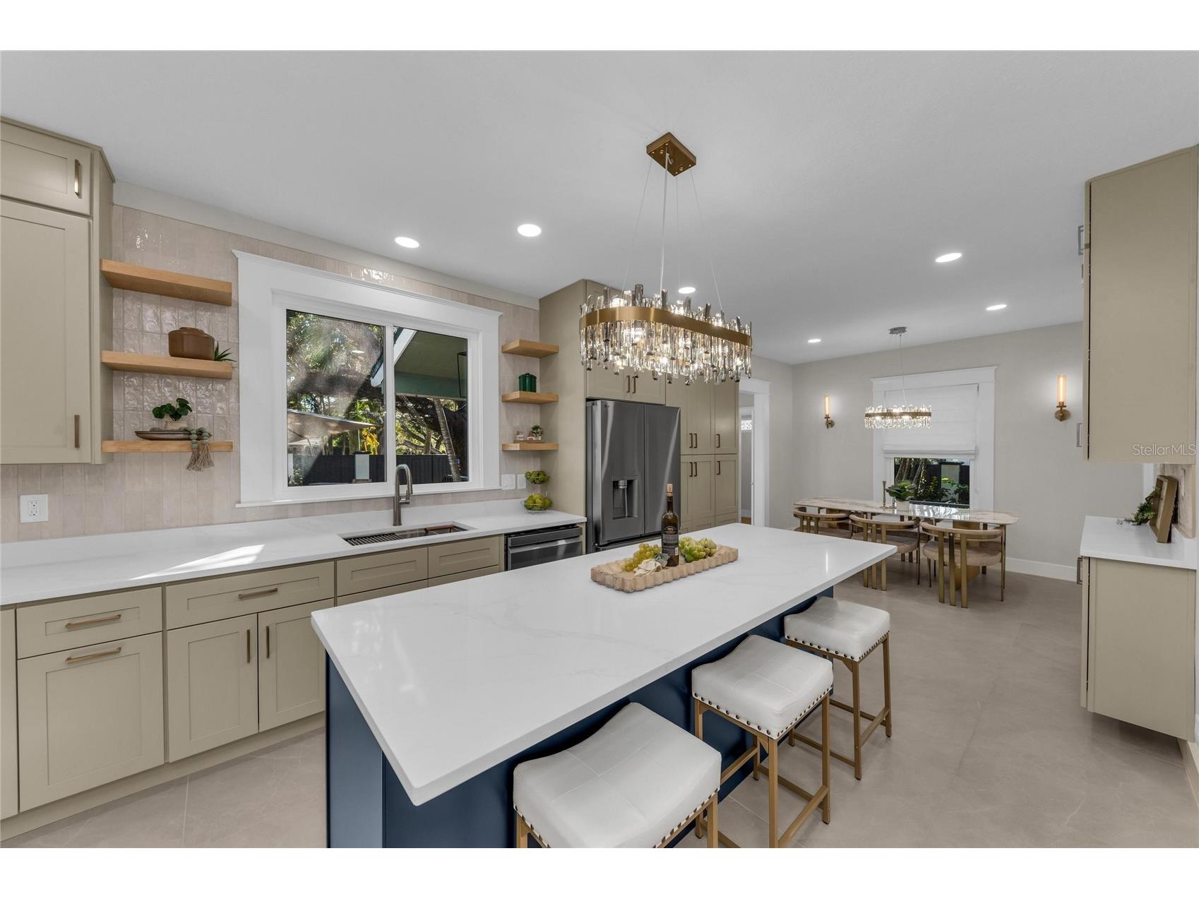 1611 Hyde Park Street Sarasota FL 34239 A4683619 image24