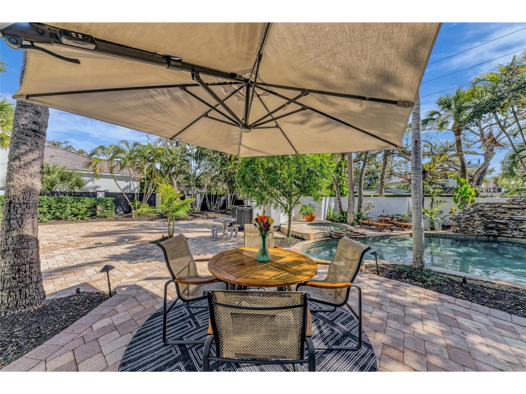 1611 Hyde Park Street Sarasota FL 34239 A4683619 image35