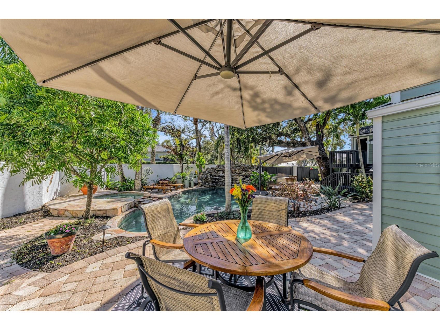 1611 Hyde Park Street Sarasota FL 34239 A4683619 image36