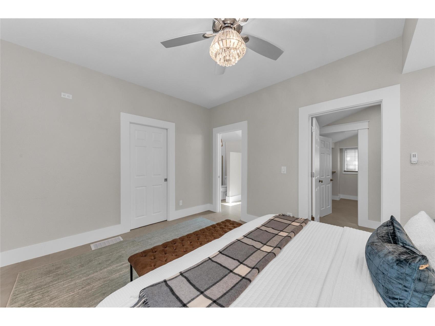1611 Hyde Park Street Sarasota FL 34239 A4683619 image40