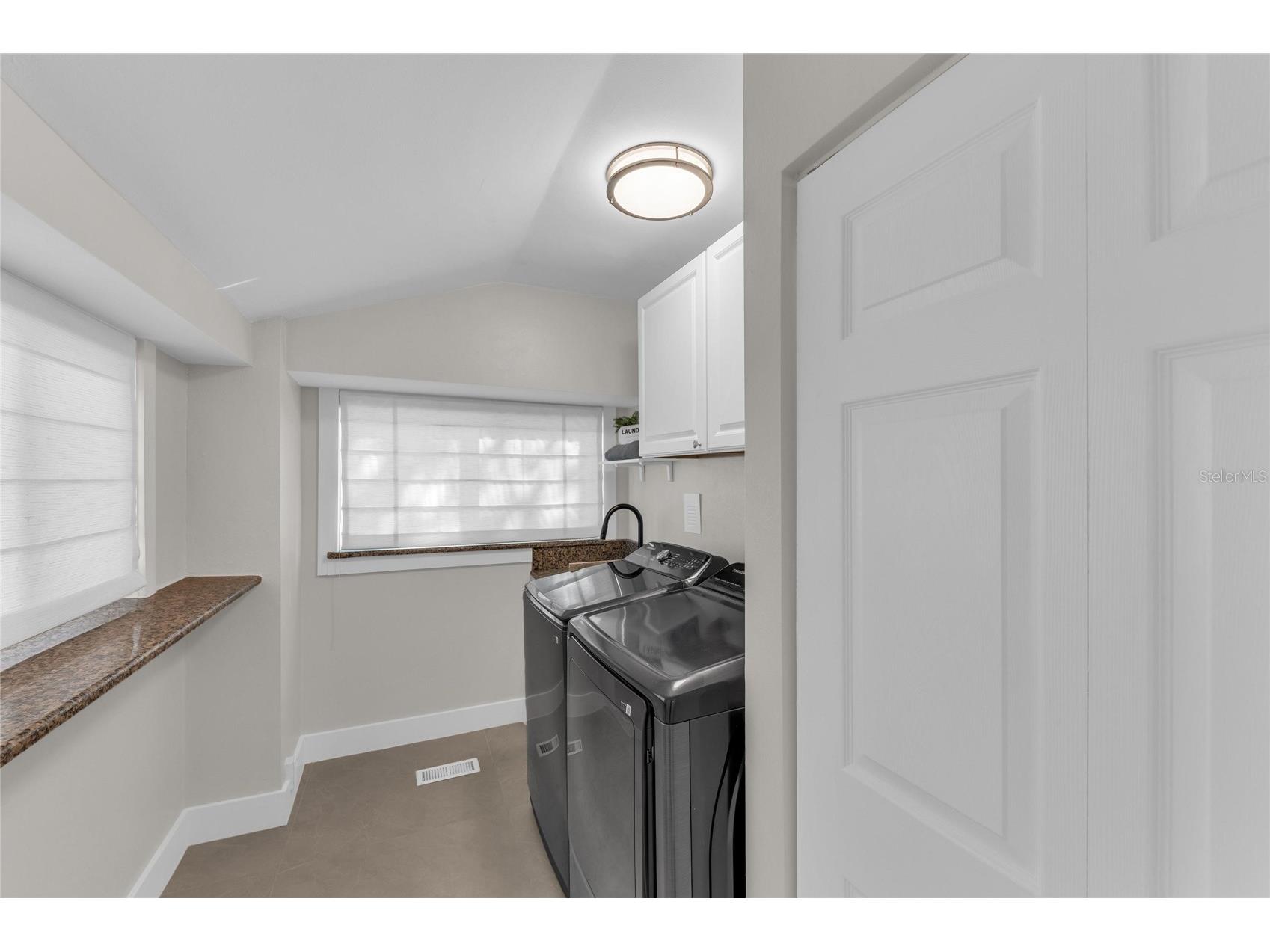 1611 Hyde Park Street Sarasota FL 34239 A4683619 image44