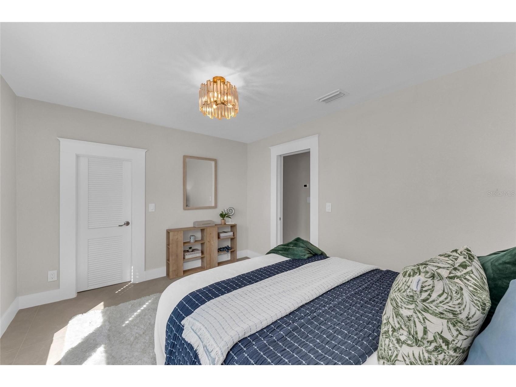 1611 Hyde Park Street Sarasota FL 34239 A4683619 image50