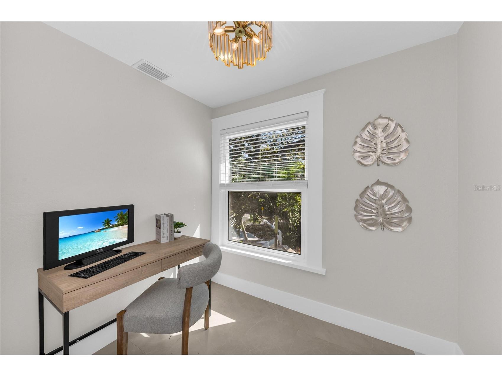 1611 Hyde Park Street Sarasota FL 34239 A4683619 image51