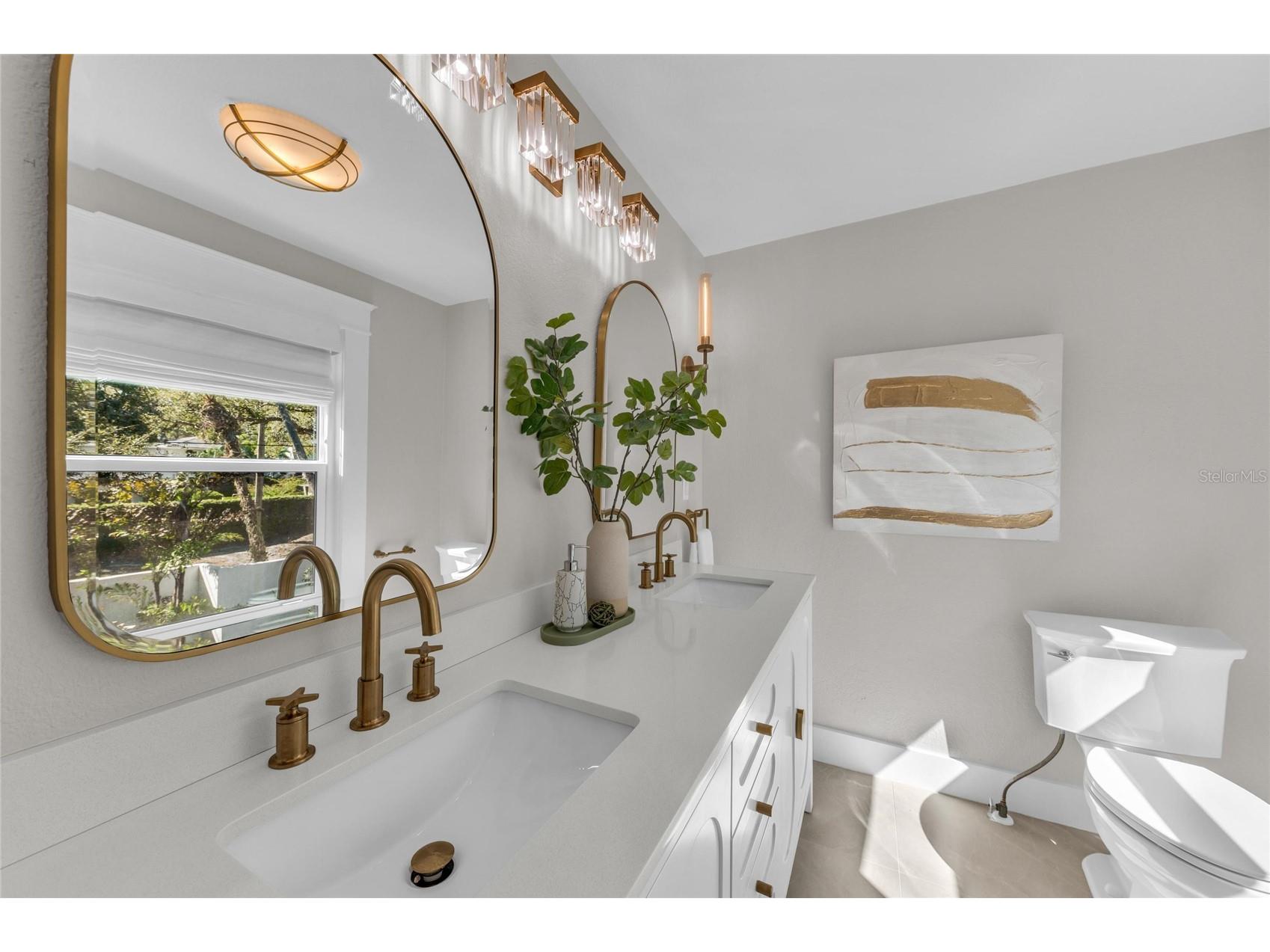 1611 Hyde Park Street Sarasota FL 34239 A4683619 image54