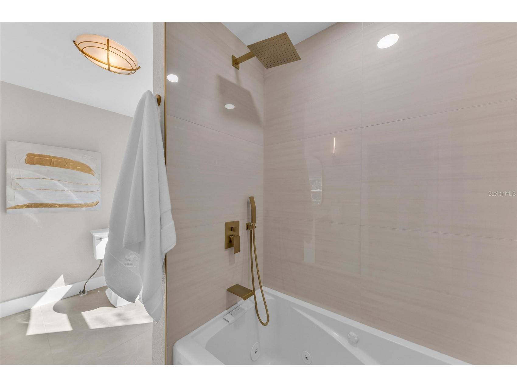 1611 Hyde Park Street Sarasota FL 34239 A4683619 image57