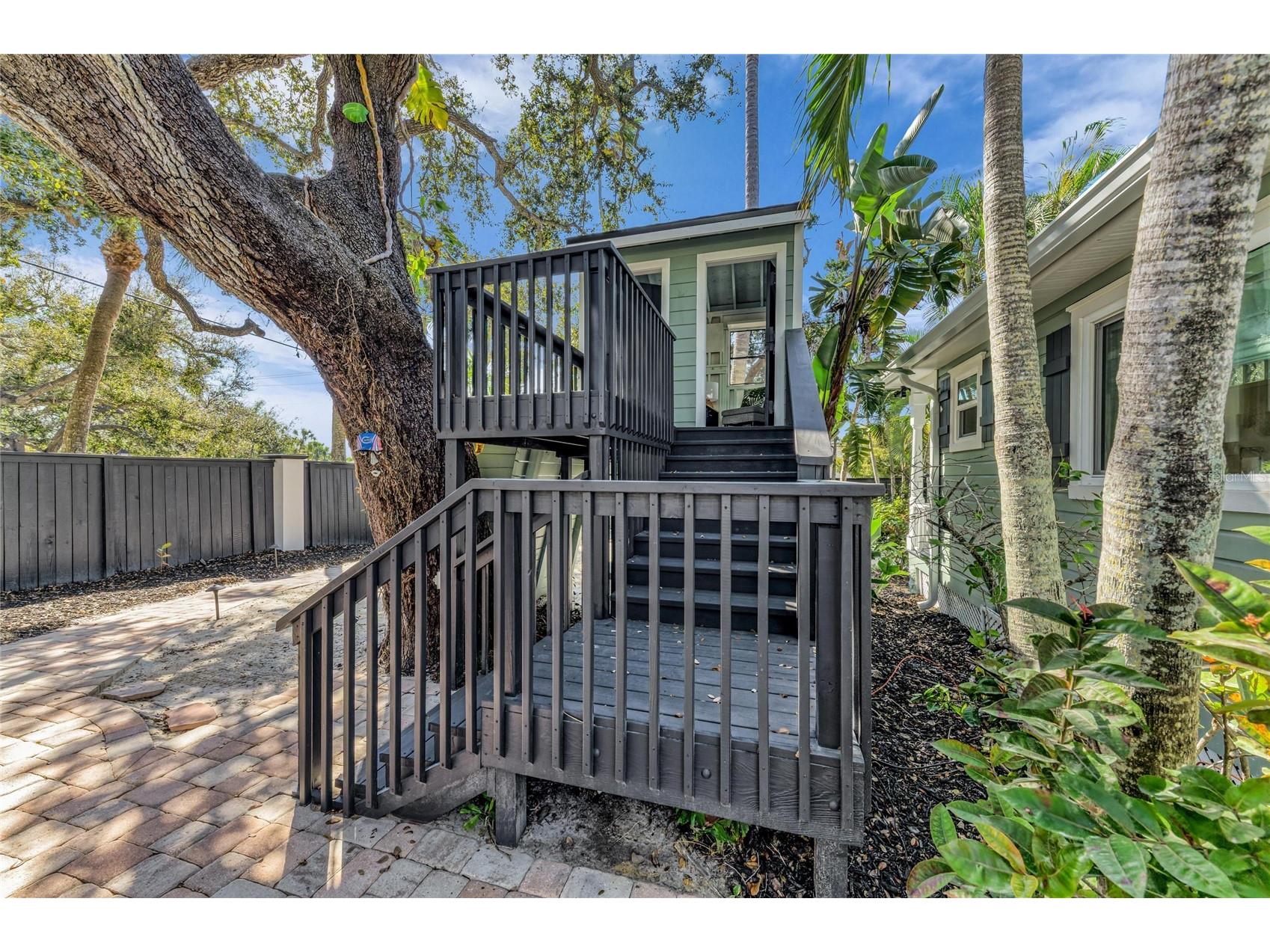 1611 Hyde Park Street Sarasota FL 34239 A4683619 image62