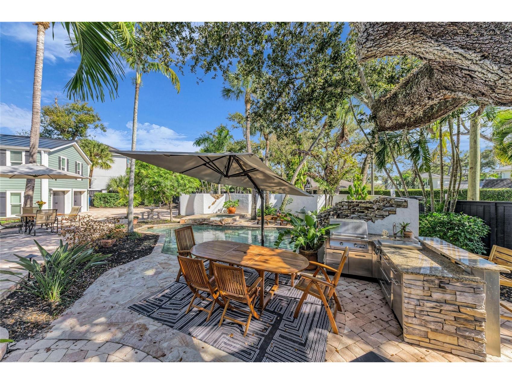 1611 Hyde Park Street Sarasota FL 34239 A4683619 image67