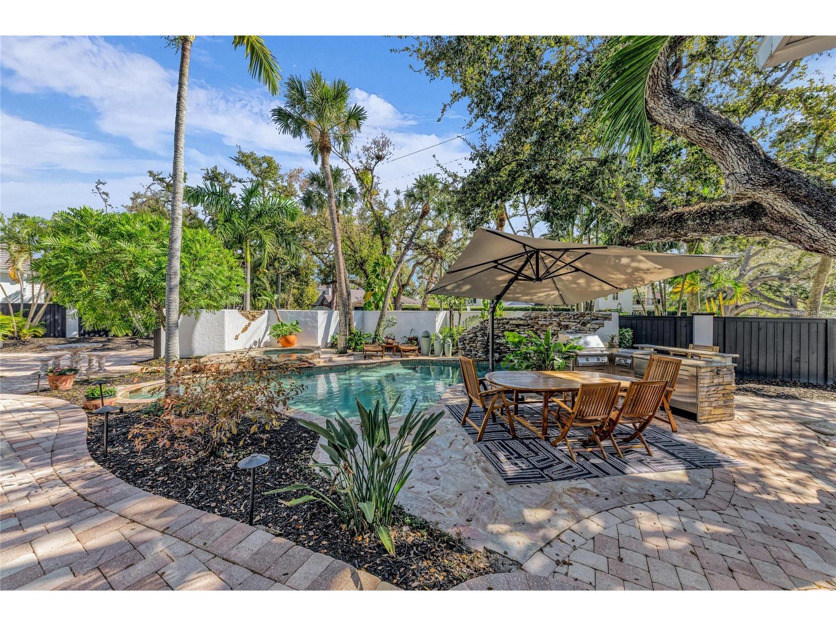 1611 Hyde Park Street Sarasota FL 34239 A4683619 image68